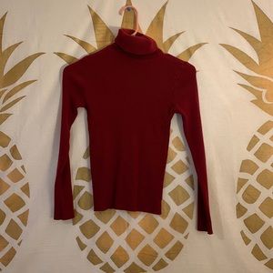 Maroon turtle neck
